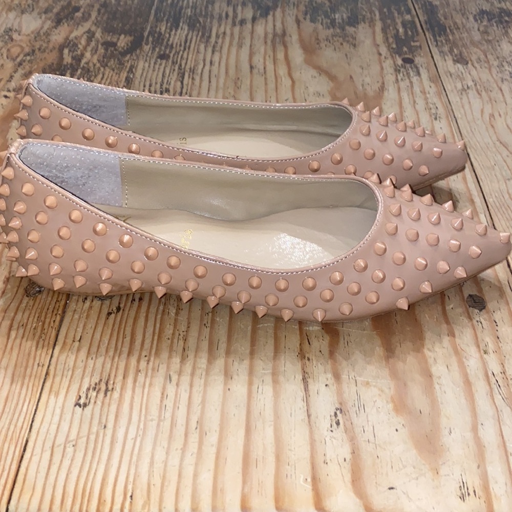 Christian Louboutin Nude Studded Pointed-Toe Flats - Picture 6 of 7